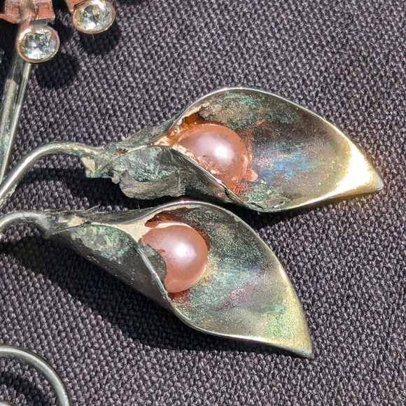 Vintage Flower Brooch Pink Glass Moonglow Stone and Pink Pearls - Picture 5 of 5